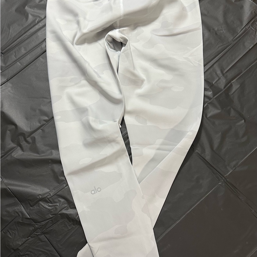 Alo High Waist Vapor Leggings- Gray Camouflage - Picture 6 of 9